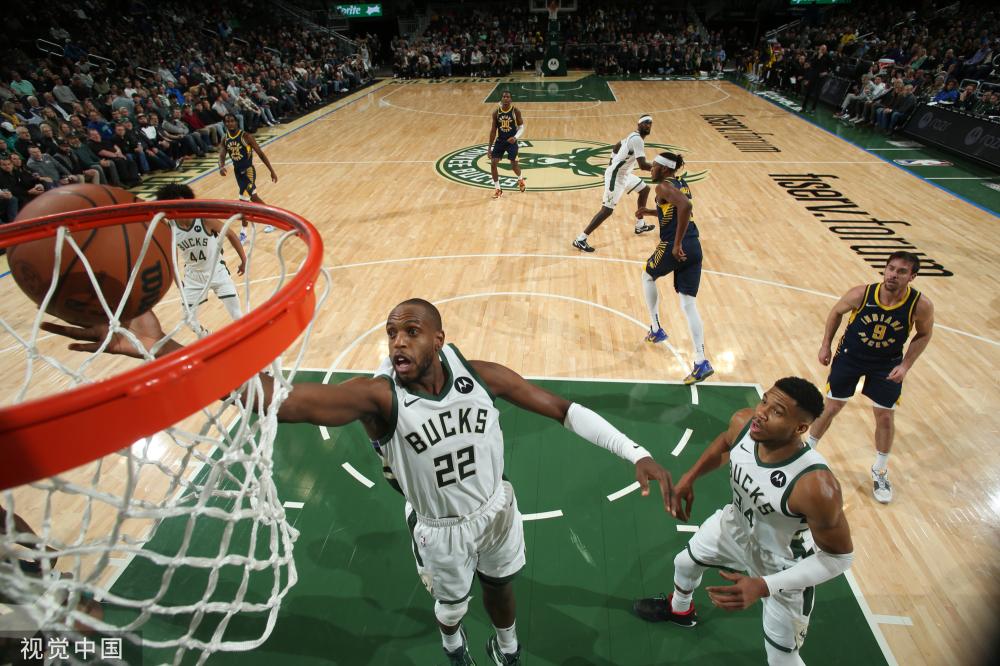 合作愉快！西媒：什琴斯尼已向队友透露有意续约，巴萨打算续一年.