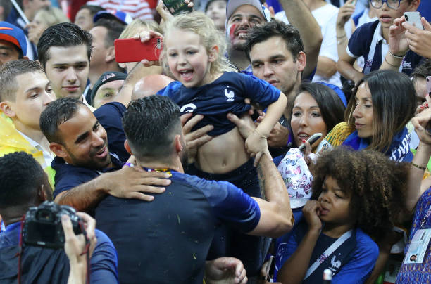 越野滑雪女子个人短距离（传统技术）中国选手包揽前三.