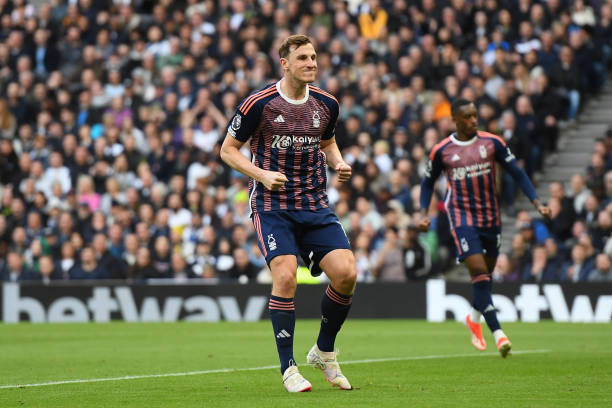 了自己的媒 了自己的媒